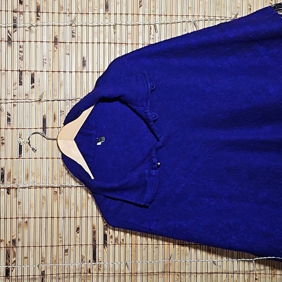 Beautiful Textured Purple Cape with Two Buttons 100% Wool Zig Zag from Nepal - Picture 7 of 9